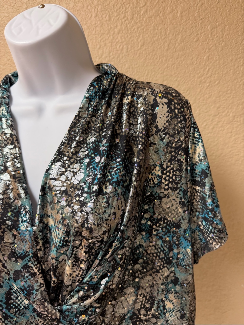 4/$20 dressbarn Teal, Black & Silver Metallic Snake-Print Short Sleeve Blouse - Picture 4 of 7
